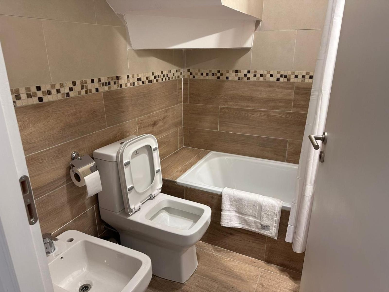 Aunaisin - Apartamentos 9 De Julio 52 Ushuaia Eksteriør bilde